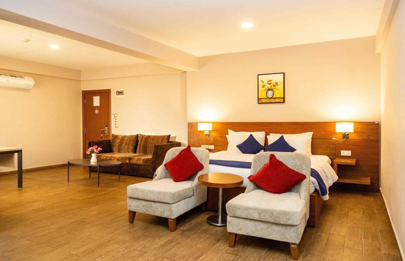 Ah Hotel And Conferences Madina Exterior foto