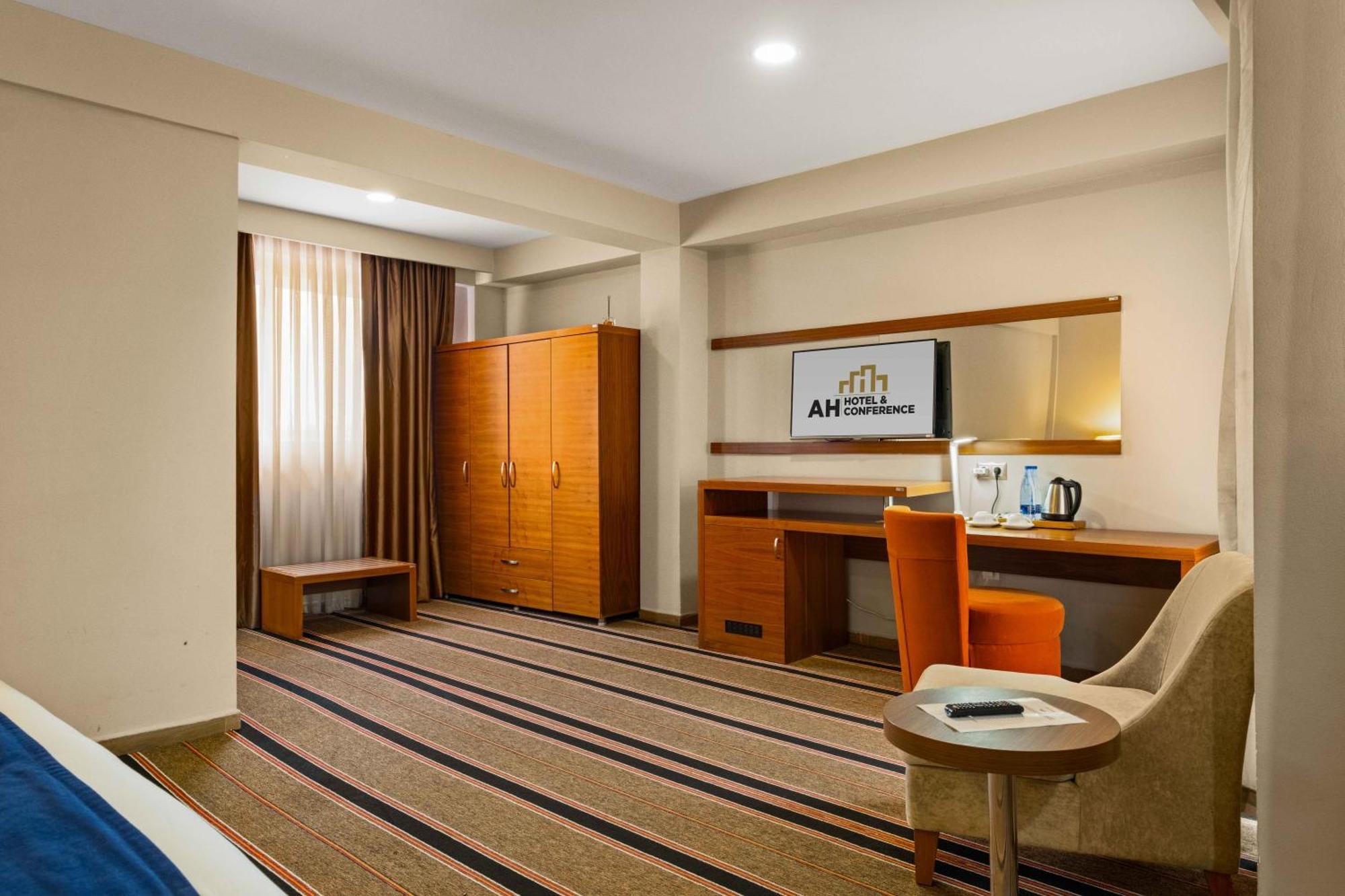 Ah Hotel And Conferences Madina Exterior foto