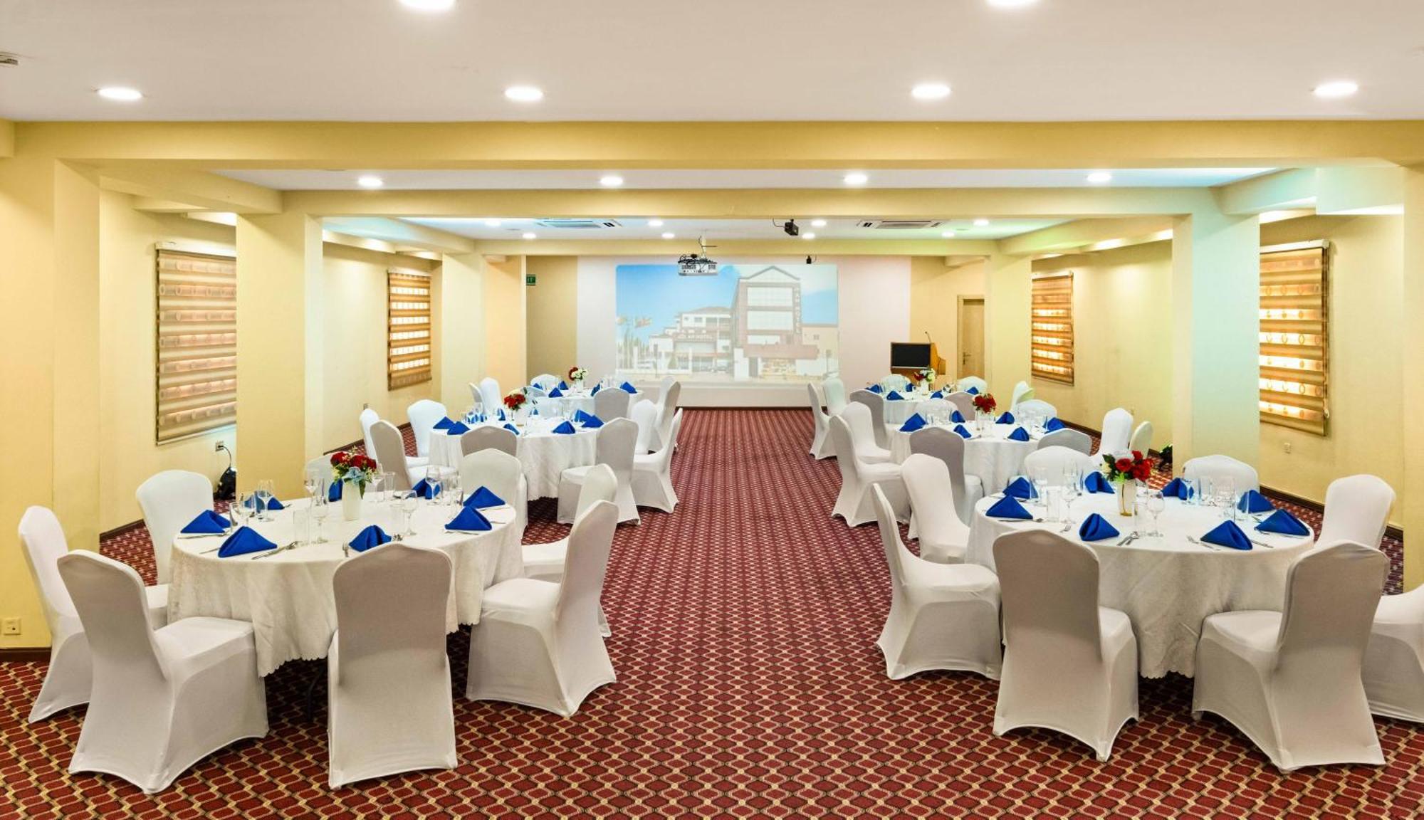 Ah Hotel And Conferences Madina Exterior foto