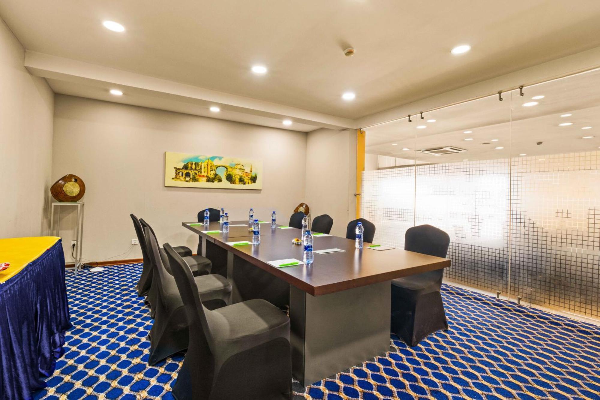Ah Hotel And Conferences Madina Exterior foto