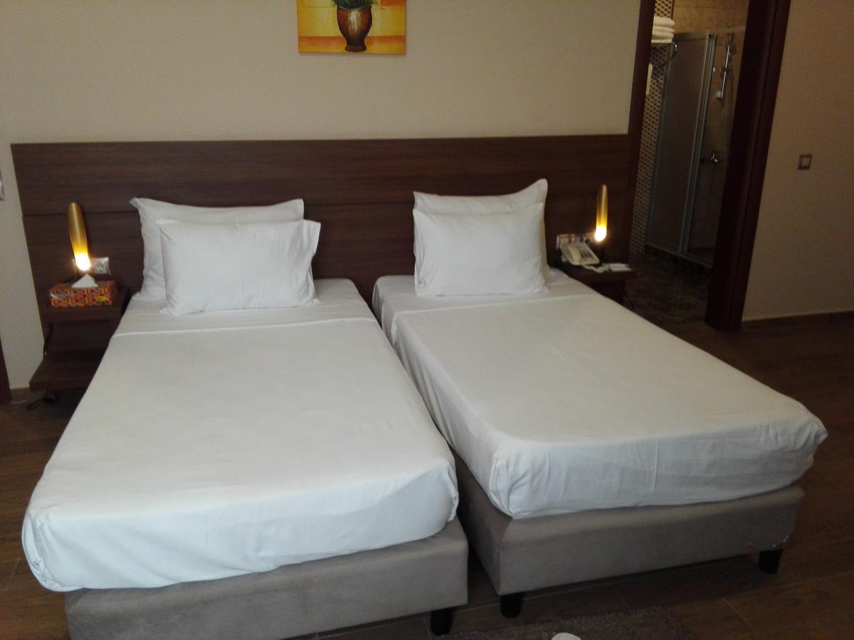 Ah Hotel And Conferences Madina Exterior foto